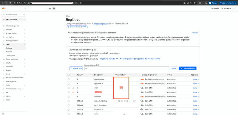 Configuración de registros DNS en Cloudflare para solucionar errores 520 Panel de Cloudflare con la configuración de registros DNS y estado del proxy